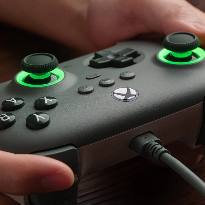 Controle Gamer 8BitDo Ultimate C com Fio para Xbox - Iluminação RGB e Joysticks com Efeito Hall